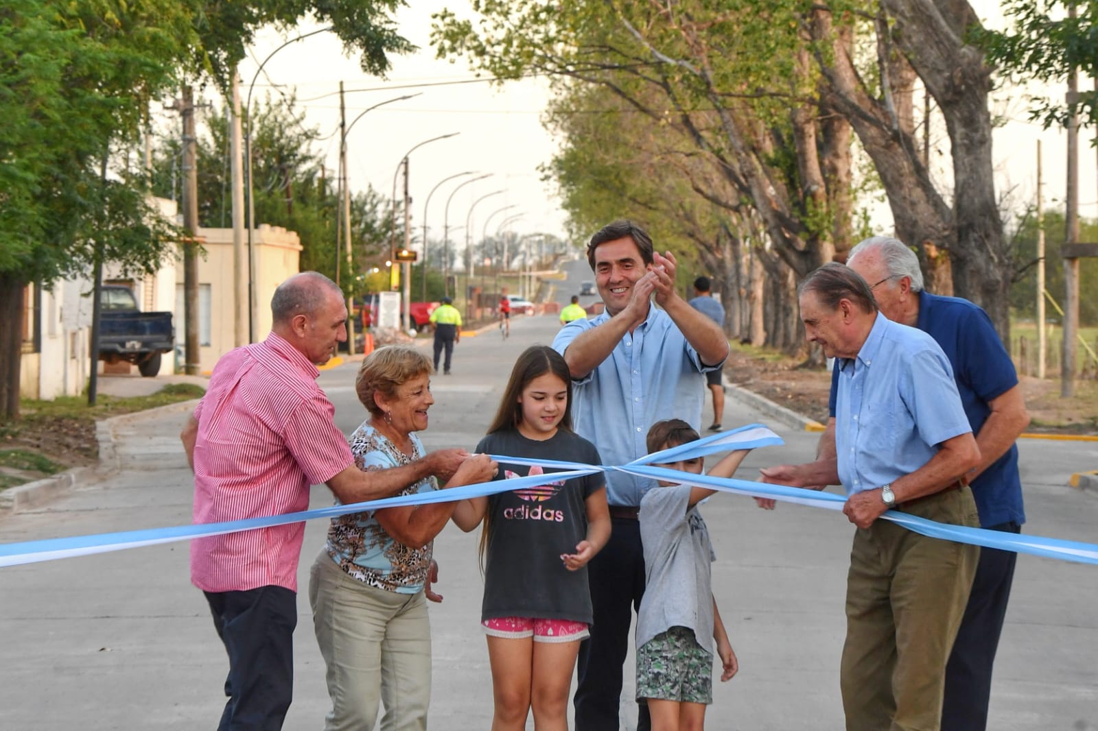 Se inauguraron las obras de repavimentación del acceso a Jáuregui por 25 de Mayo