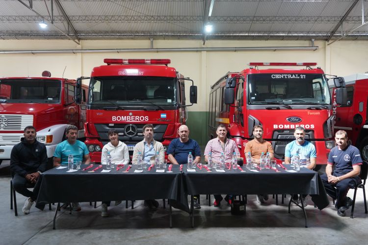 Mercedes: presentaron e invitan a maratón en beneficio de Bomberos