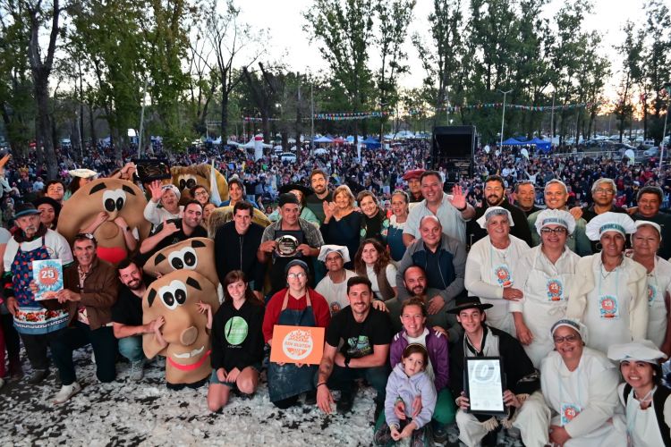 Mercedes: multitudinaria 25° Fiesta Nacional de la Torta Frita
