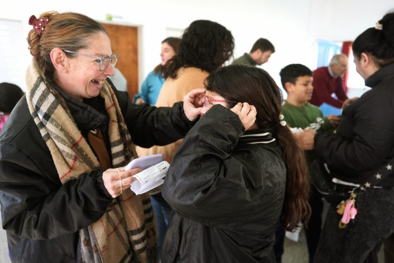 Mercedes: Entregaron 45 pares de anteojos a estudiantes de escuelas primarias