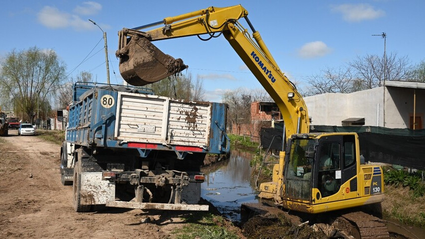 Luján: Avanzan los trabajos de limpieza y reacondicionamiento del Arroyo Lanusse