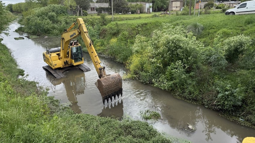 San Andrés de Giles: Obras de prevención ante el fenómeno “El Niño” con limpieza del Arroyo Giles y mantenimiento urbano